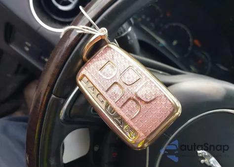 2016 Jaguar Xj Supercharged z USA, uszkodzony, nr VIN SAJWA1CE0GMW02776